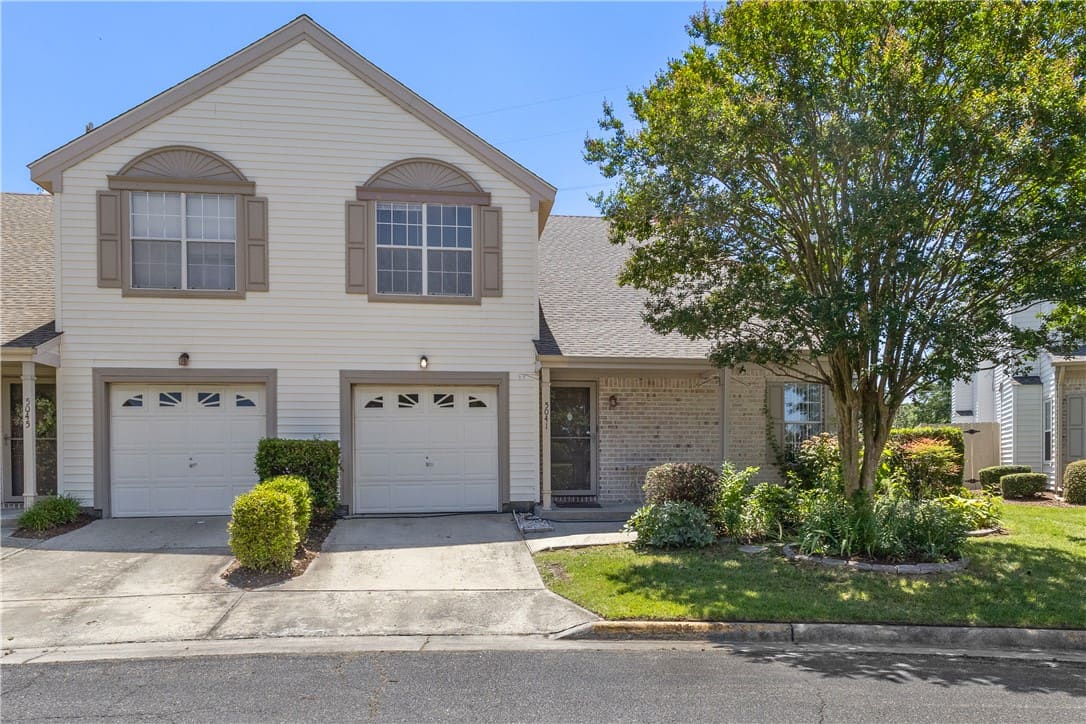 5041 Heathglen Circle, Virginia Beach, VA 23456 — hero photo