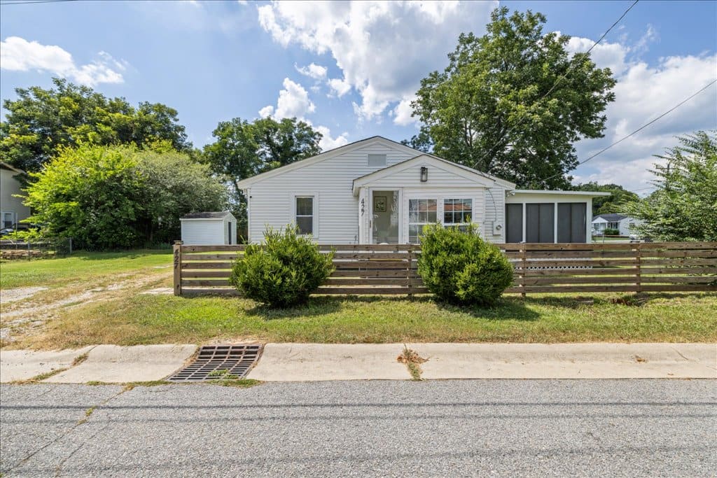 427 Linden Avenue, Suffolk, VA 23434 — hero photo